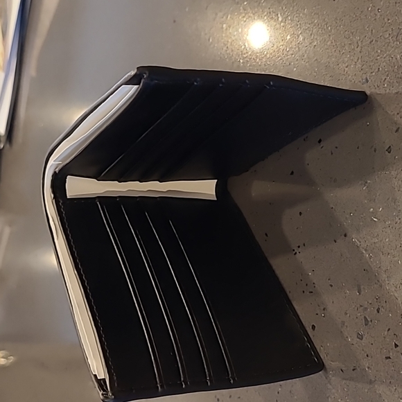 Michael Kors Wallet NWT - Picture 2 of 4